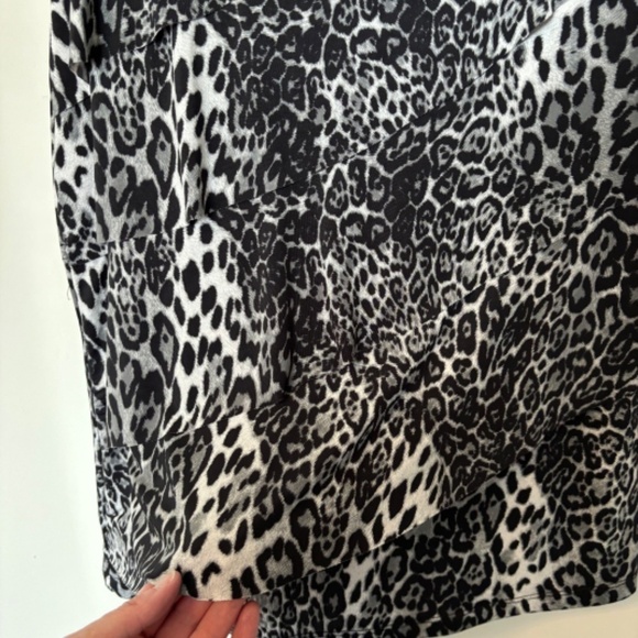 Laura Sleeveless Tank Style Shirt Large Black and White Leopard Print - Picture 4 of 5